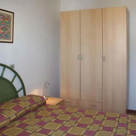Apartments In Lignano Sabbiadoro 42729 アパート *