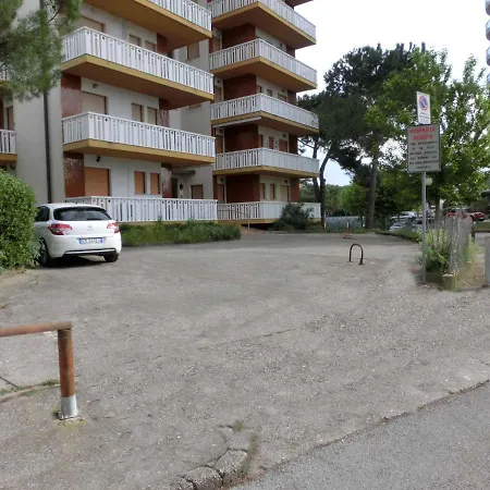 Apartments In Lignano Sabbiadoro 42729 リニャーノ・サッビアドーロ